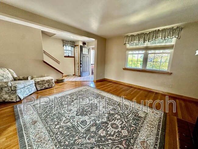 Photo - 1130 Downlook St