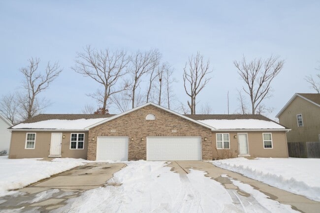 Building Photo - 693 Dearborn Rd Unit F