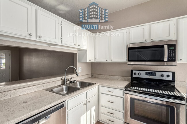 Building Photo - 18818 N 34th Dr Unit 4 Rental
