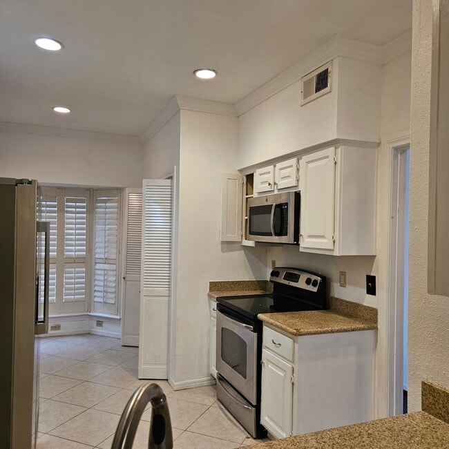 Photo - 712 Augusta Dr Unidad 712