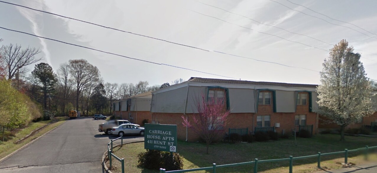 Carriage House Apartments - Carriage House Apartments