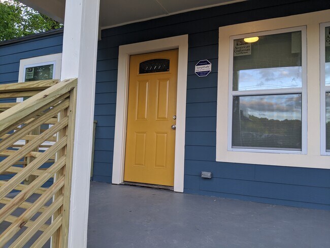 Photo - 2861 Forrest Hills Dr SW