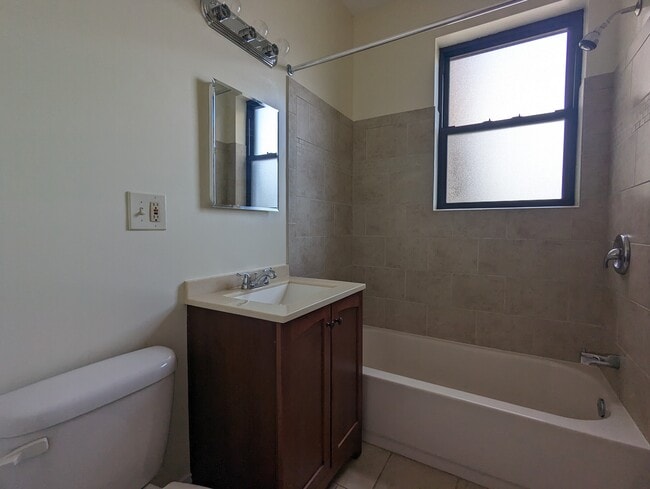 Photo - 338 Tudor Ct