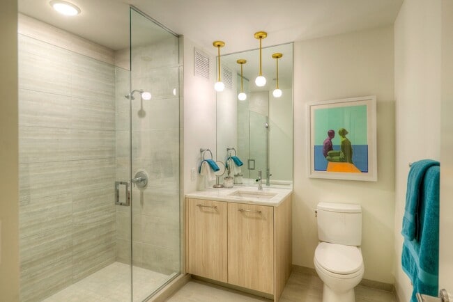 Photo - 169 N Desplaines St