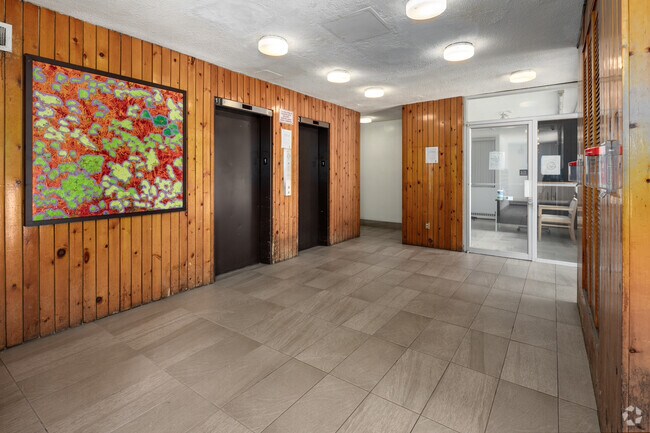 Photo - Bradley Courts