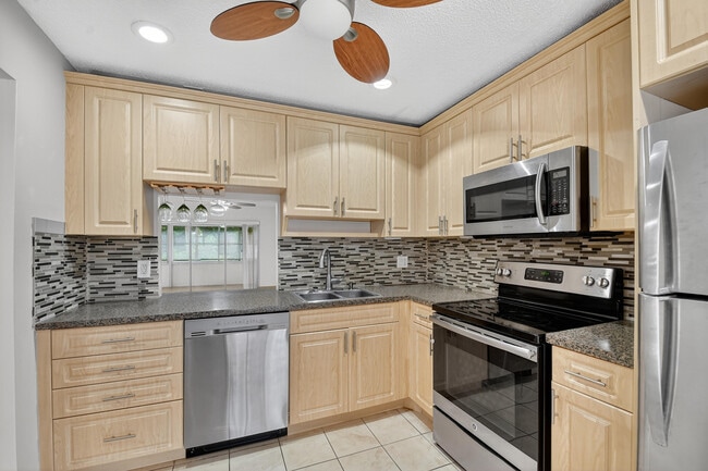 Photo - 638 Marlboro Oval