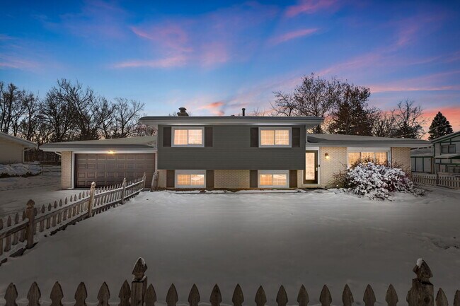 Photo - 28 E 55th St