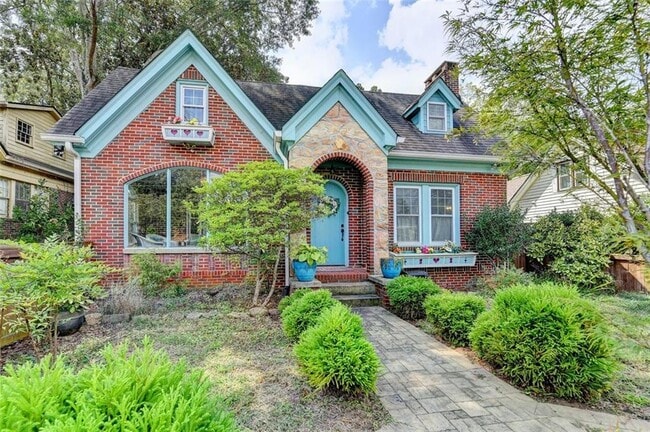 Building Photo - 309 S Columbia Dr Rental
