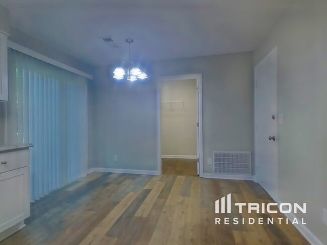 Photo - 1820 Crestwood Dr NW