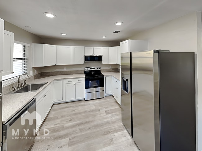 Photo - 204 S Maki Rd