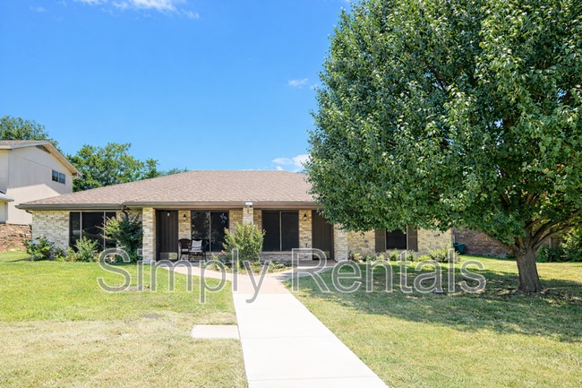 Photo - Stanford St 3102 - B