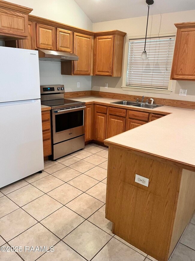 Photo - 405 Langley Dr