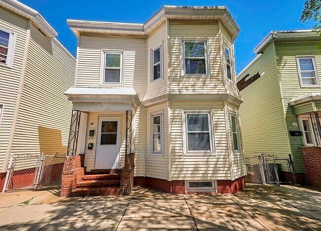 Photo - 48 Wordsworth St