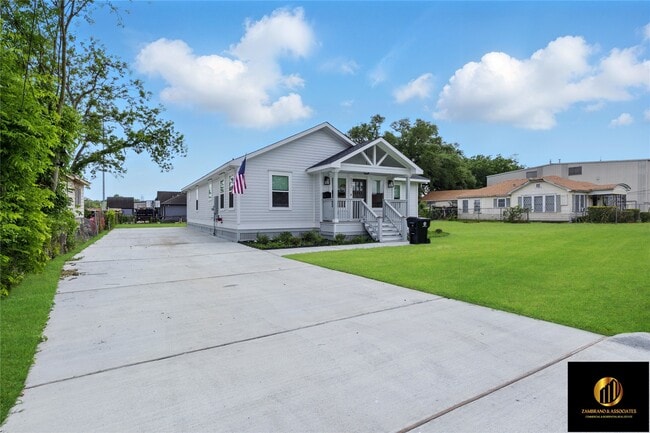Photo - 522 Caplin St