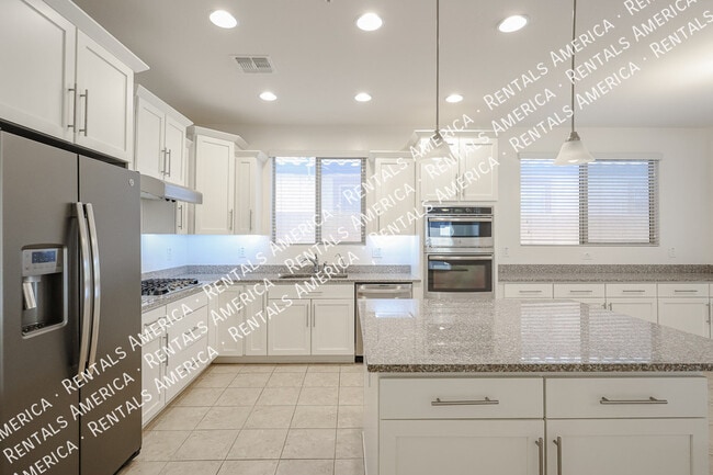 Building Photo - 3710 E Lodgepole Dr