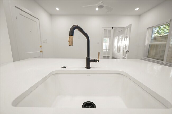 Photo - 808 Sul Ross St Unit 3