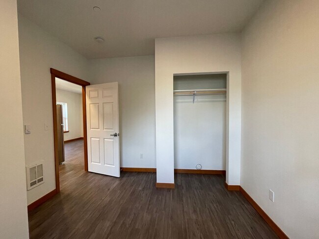Photo - 1200/1210 Billy Frank Jr St
