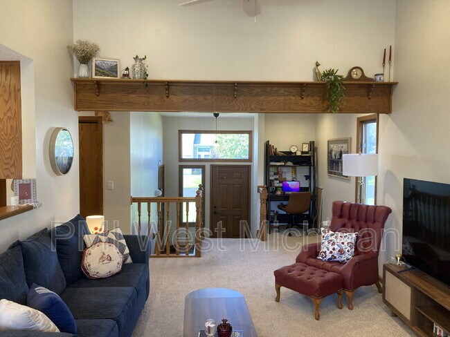 1054 Fairfield Dr