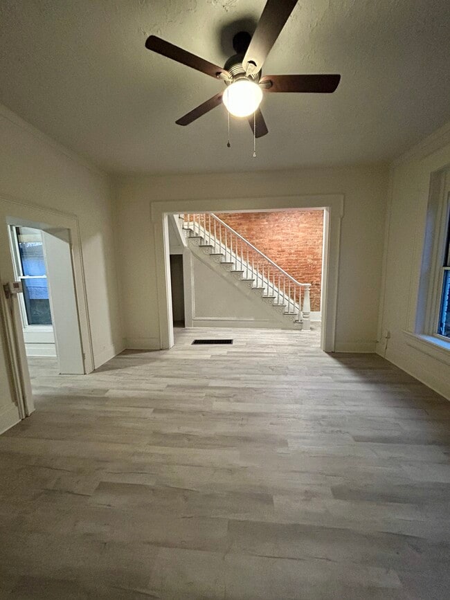 Photo - 618 Woodlawn Ave