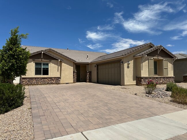Building Photo - 2518 E Novak Way Rental