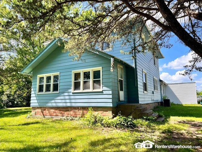 Building Photo - 7617 Hoover St Rental