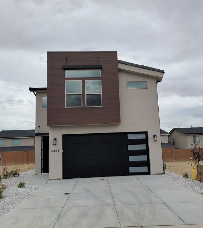 Building Photo - Brand new 4 Bedroom Home!