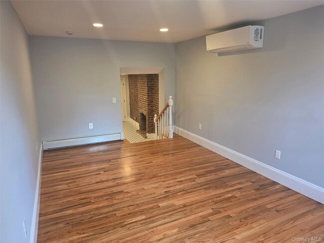 27 Bridge St Unit 1