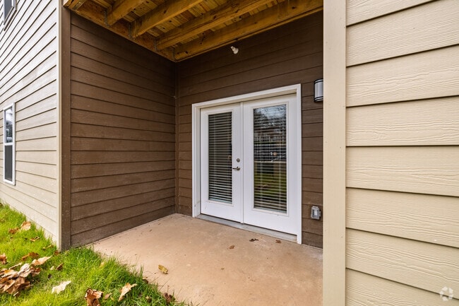 2BR, 2BA - 1,193SF - Patio View