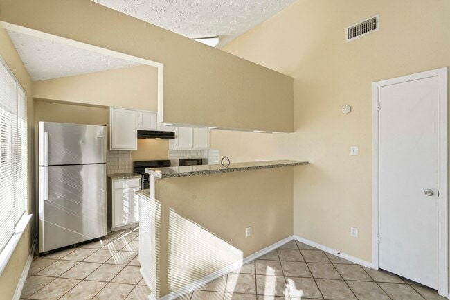 Photo - 16235 Cutten Rd