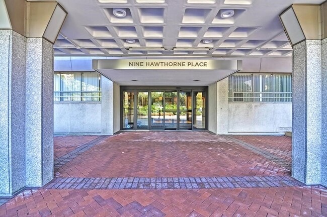 Photo - 9 Hawthorne Pl Unit 16B