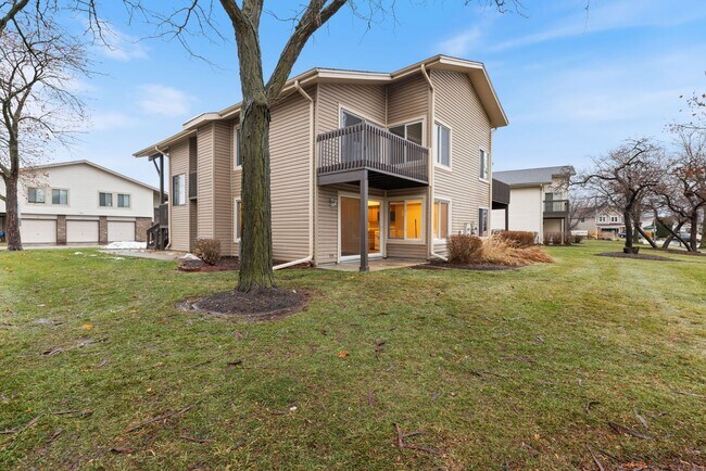 Photo - 1353 Kingsbury Dr