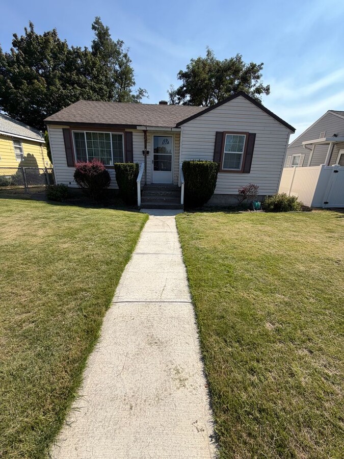 Photo - 2211 W Olympic Ave