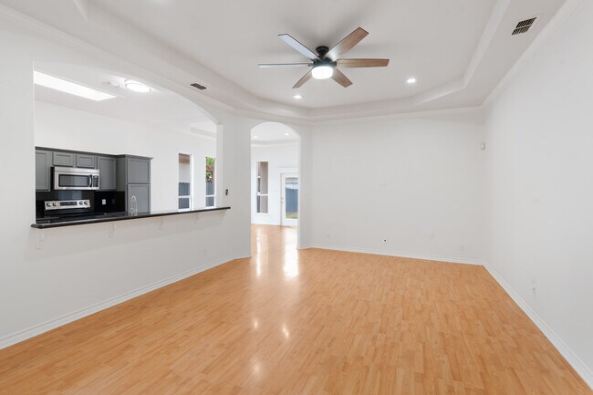 Photo - 3315 Omega St