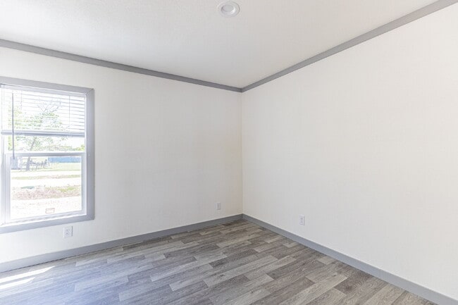 Photo - 193 Live Oaks St Apartment Unit 6
