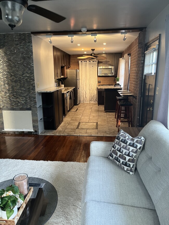 Photo - 1356 Acton Rd