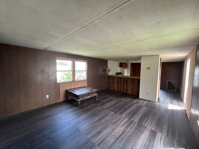 Building Photo - 2 BD 1 BA Mobile in Quiet Park Available M... Rental