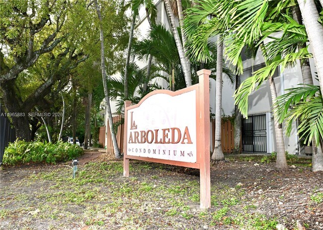 Photo - 1910 SW 17th Ave Unit 2