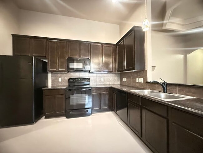 Photo - Charming 3/2 Duplex in NBTX