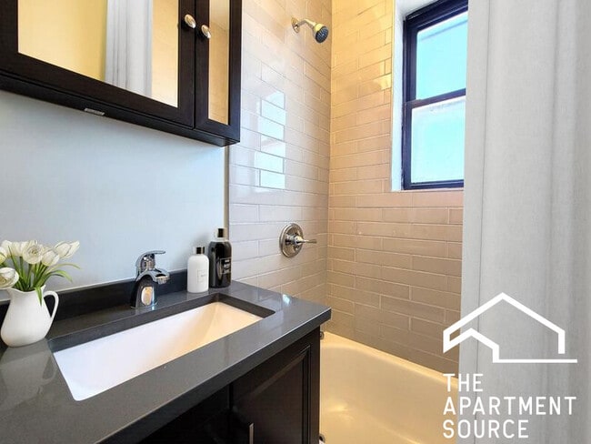 Photo - 4851 N Damen Ave Unit 210