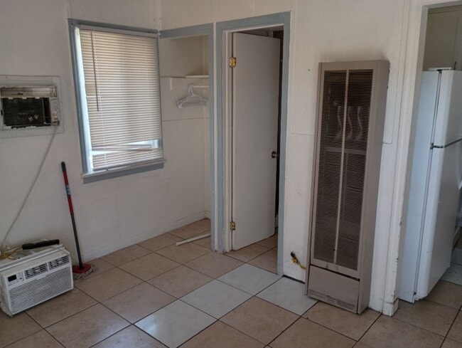 Photo - 401 E Fredricks St Unit 1 - 12