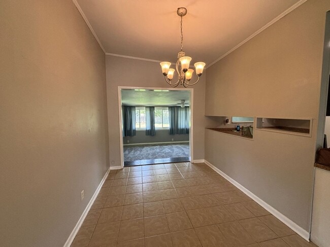 Photo - 318 Sprucewood Ln