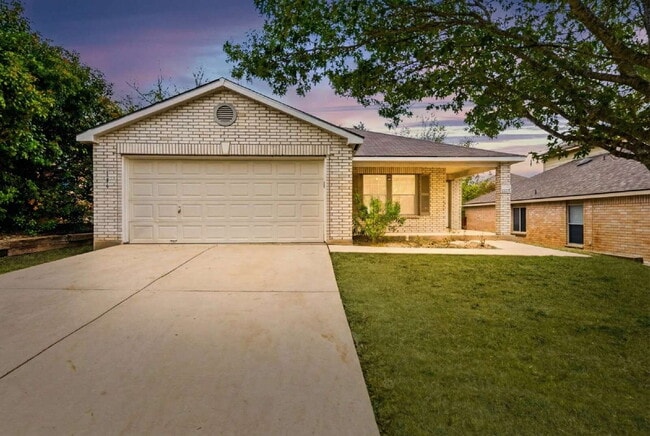 Building Photo - Charming 4-Bedroom Sanctuary - Spacious Living Awaits