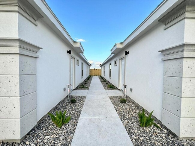 Photo - 1408 S Yankton St Unidad 3