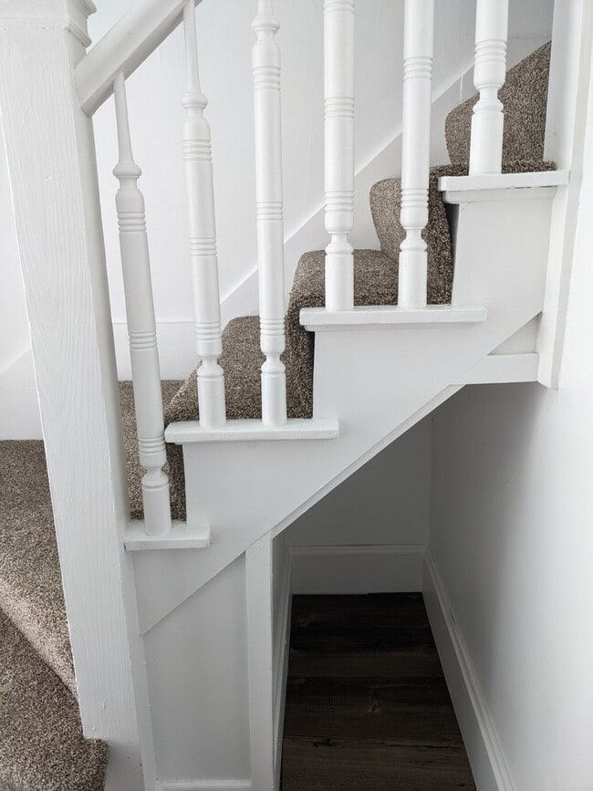 Entrance area where you can remove your shoes and maintain a clean atmosphere - 525 30th St Unidad Penthouse