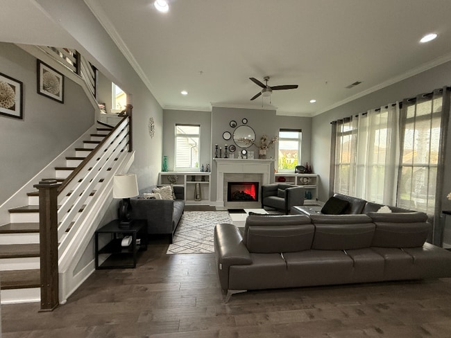 Photo - 201 Broadgreen Ln