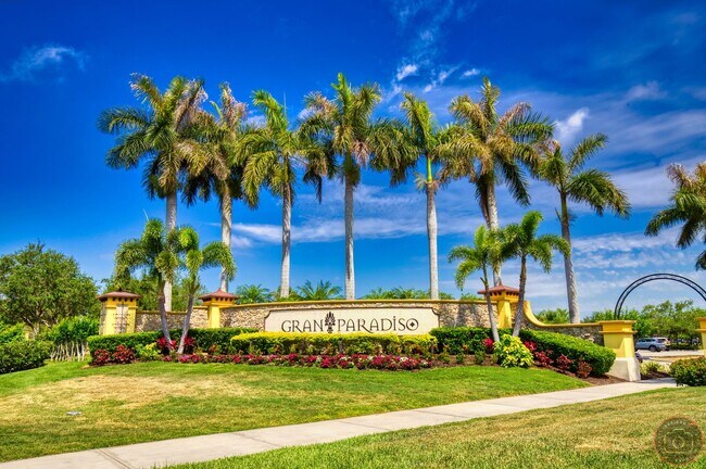 Photo - Annual Unfurnished Rental: 2 Bedrooms plus...