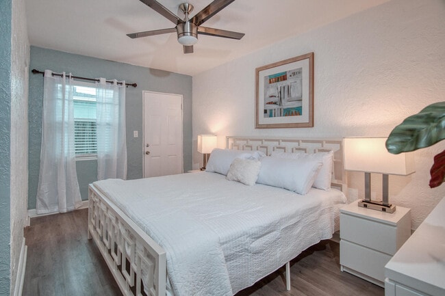 Photo - Park Shore Suites