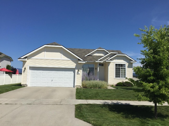 Photo - 7364 Courcelles Pkwy House