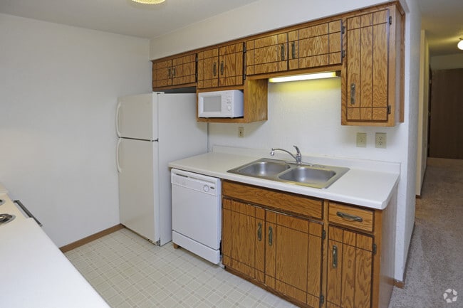 Photo - College Living St. Cloud