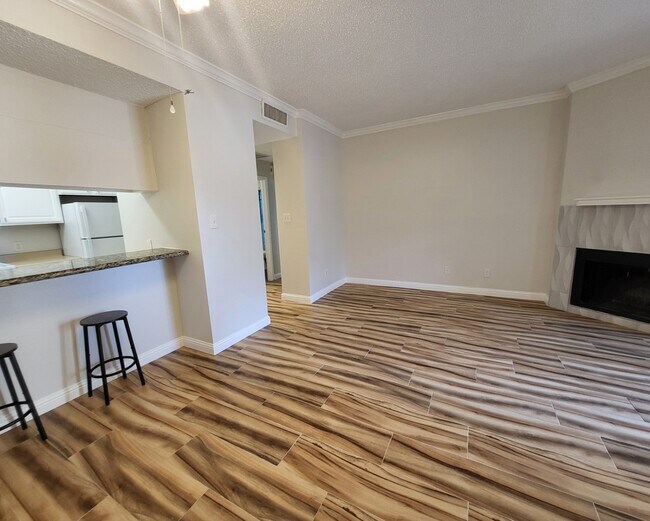 Photo - 7025 Holiday Dr